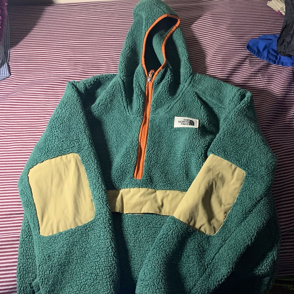 A north face fleece in great condition